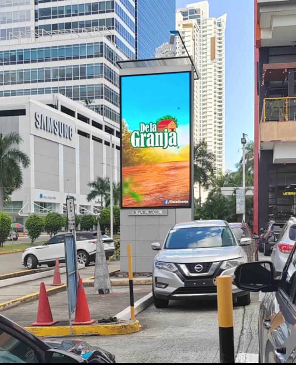 Pantalla digital disponible para pauta publicitaria en CDE, Panamá.